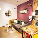 Calme en centre ville Appartement , spacieux et rénové à 50m de la Place Carnot